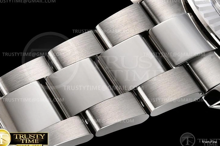 1212 R2DJ0257B – DJ2 41mm Oys Cozy 660